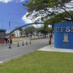 Docentes da Ufsm relatam como o trabalho tem invadido a vida pessoal por meio do celular